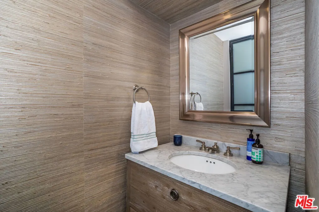 1100 Alta Loma Road 608, West Hollywood, California 90069 home-pic-21